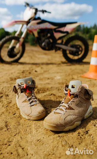 Nike Air Jordan 6 Retro x Travis Skott (42р)