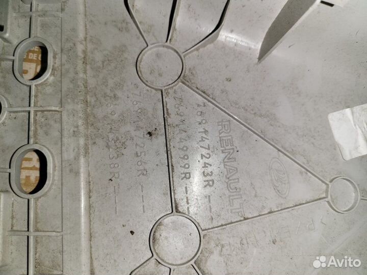 Обшивка стойки средней верхняя левая Renault