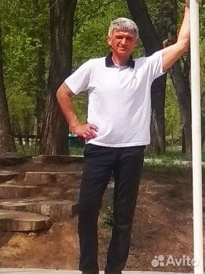 Семейная пара - помощники по дому и хозяйству