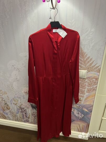 Красное платье