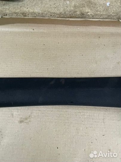 Обшивка стойки передняя левая Mercedes-Benz