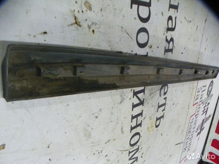 Молдинг передней левой двери Hyundai Santa Fe