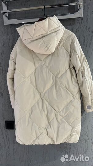 Удлиненный стеганый пуховик Max Mara с капюшоном (молочный)