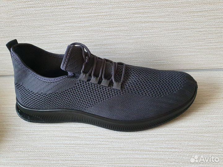 Кроссовки спортивные