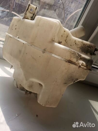 Бачок омывателя Nissan skyline