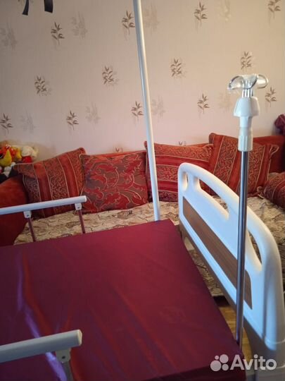 Медицинская кровать