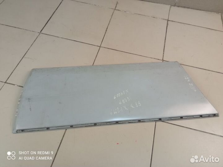 Молдинг двери задний правый Mercedes Benz w124