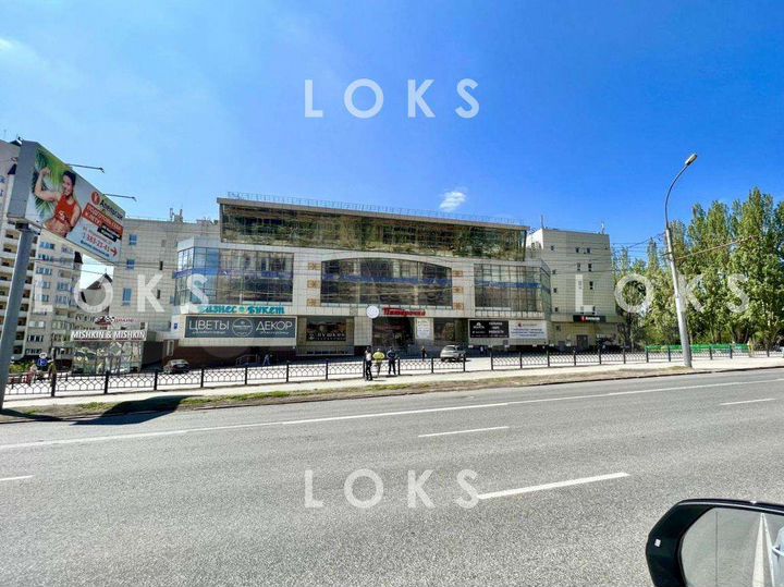 Универсальное 1560 м² напротив 