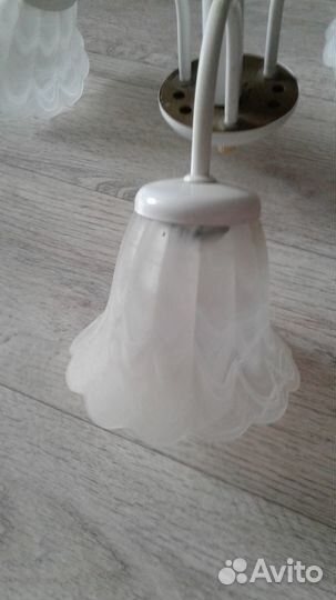 Продам люстру 3-х рожковую