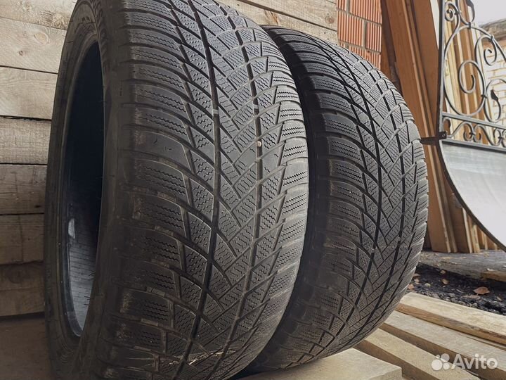 Bridgestone Blizzak LM-001 285/45 R21