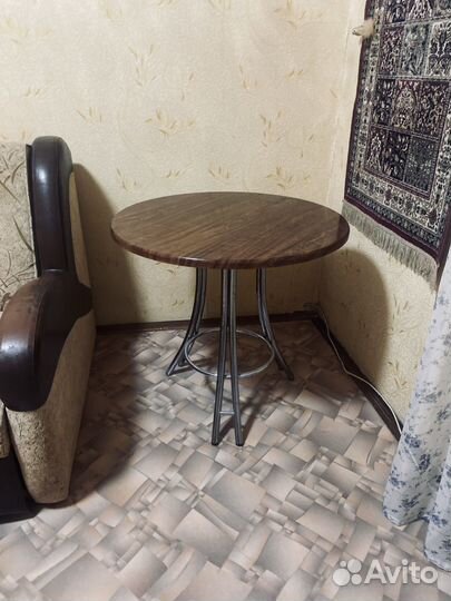 Стол в отличном состоянии б/у