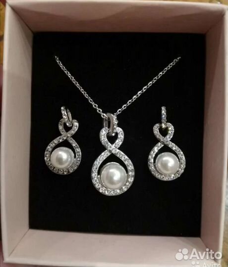 Часы наручные и украшения