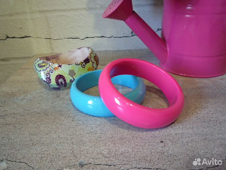 Браслеты пластиковые