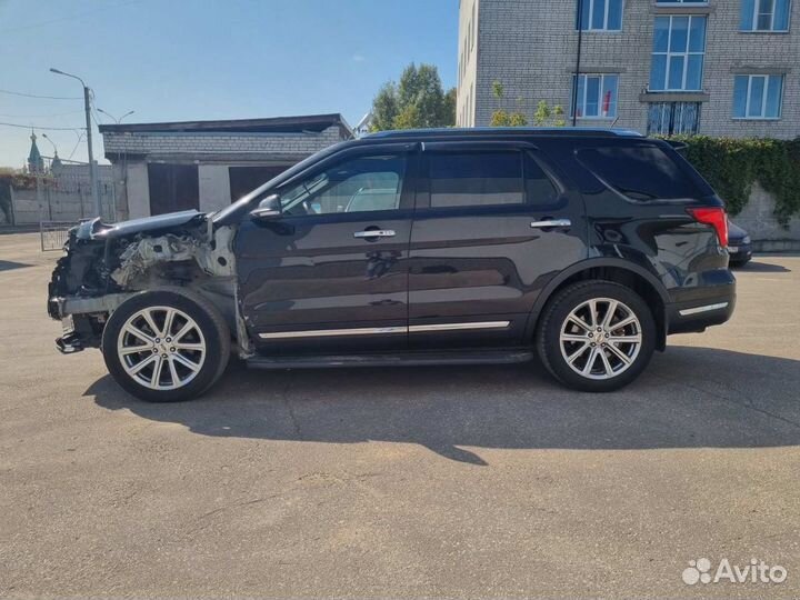 Ford Explorer 3.5 AT, 2018, битый, 104 000 км