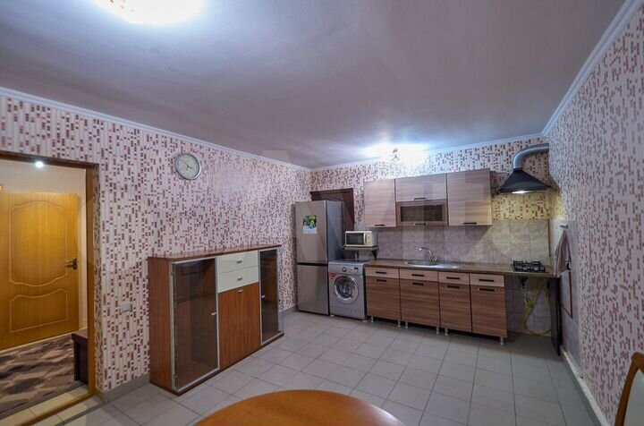 3-к. квартира, 77 м², 1/3 эт.