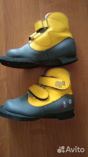 Детские лыжные ботинки