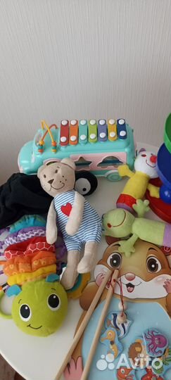 Развивающие игрушки для малышей пакетом