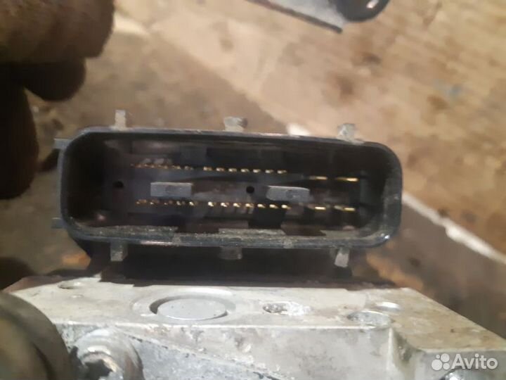 Блок управления ABS Nissan X-Trail