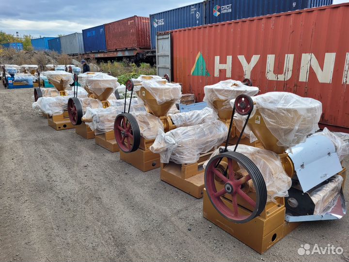 Маслопресс шнековый Гуансин yzyx140cjgx