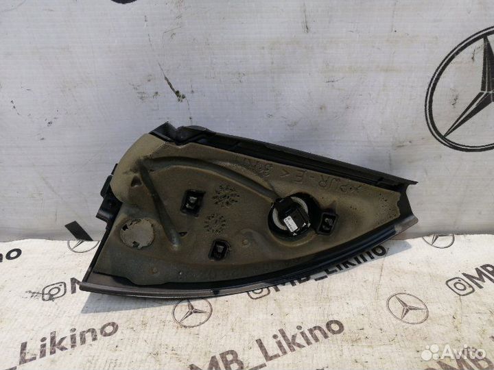 Уголок двери правый Mercedes Ml W164