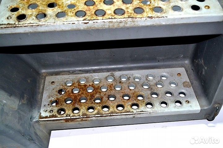 Корпус основной подножки, правый mercedes-benz Act