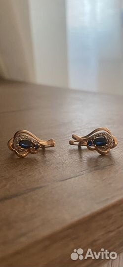 Золотые серьги с сапфиром и бриллиантами
