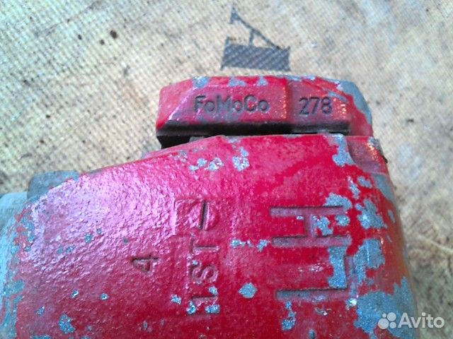 Суппорт передний левый Ford Focus 3 2011-2019