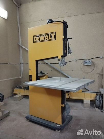 Ленточная пила DeWalt DW876