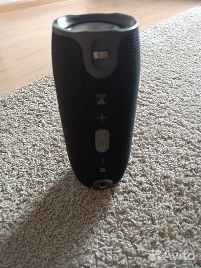 Портативная колонка jbl
