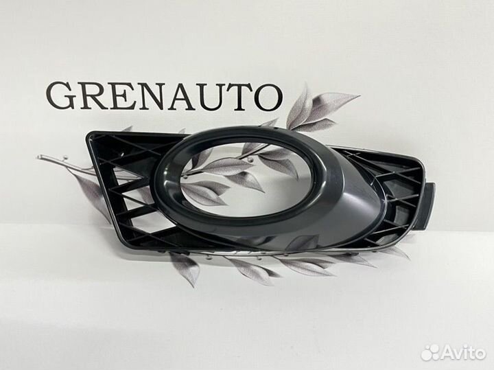 Накладка противотуманки левая Honda Civic 4D 09-11