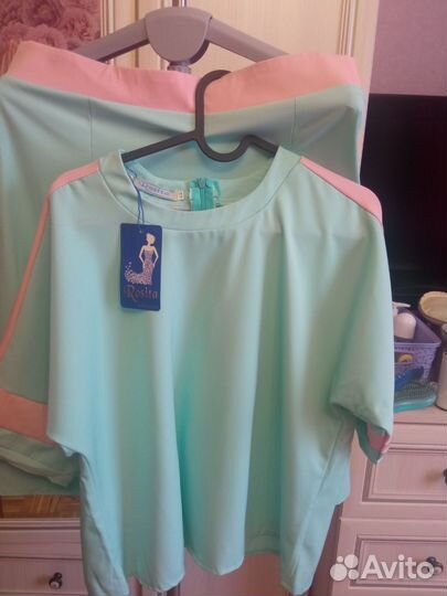 Костюм новый женский 52р