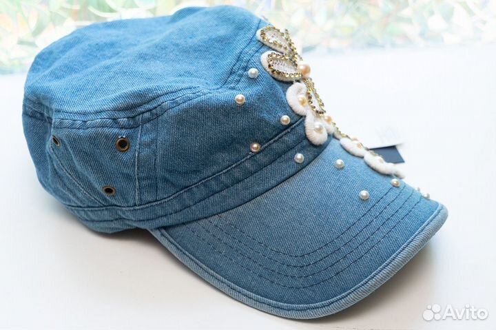Бейсболка женская с цветами и украшениями новая