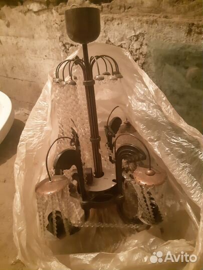 Люстра очень старая