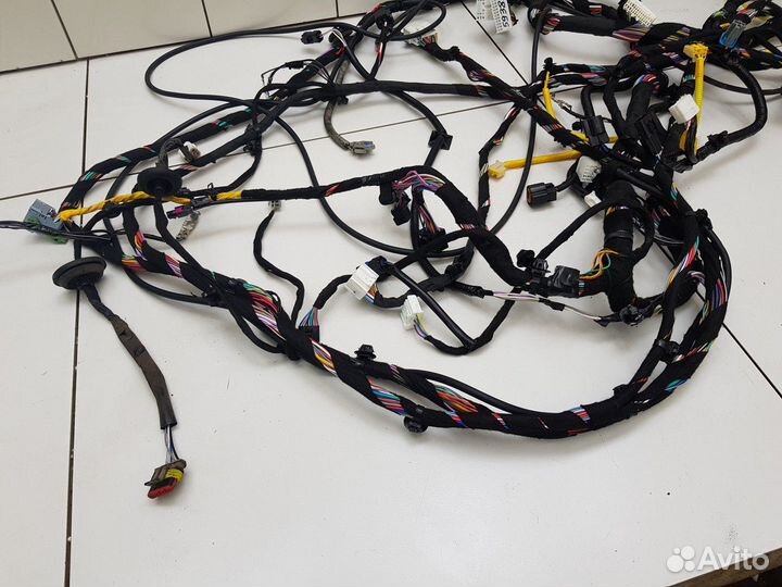 Электропроводка салонная (Geely Atlas)