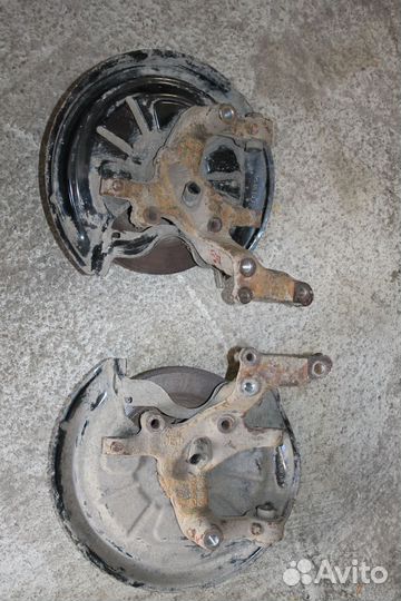 Skoda Octavia A5 кулак задний левый,правый