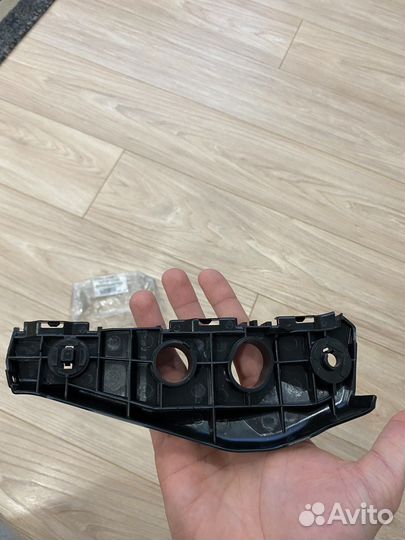 Кранштейн бампера toyota Corolla 150