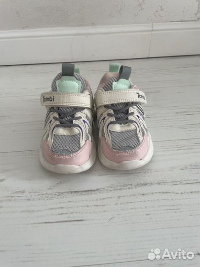 Кроссовки детские