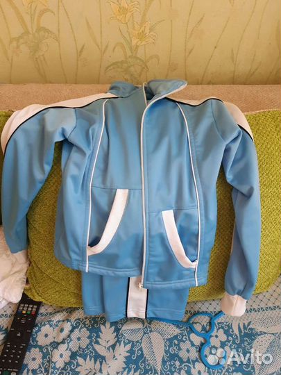 Спортивный костюм на девочу 146-147см