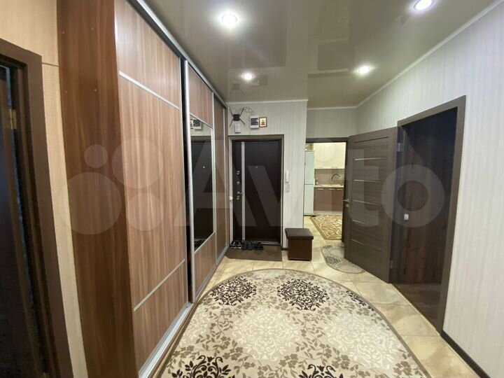 2-к. квартира, 75 м², 1/17 эт.