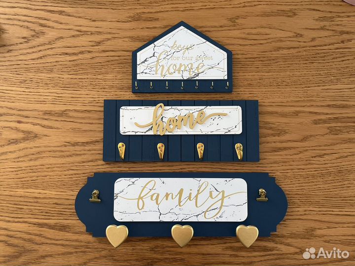 Вешалка ключница настенная