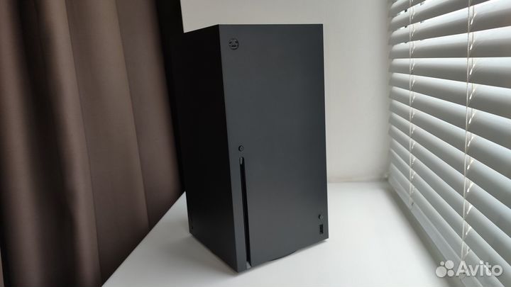 Игровая консоль Xbox Series X (как новая, рст)