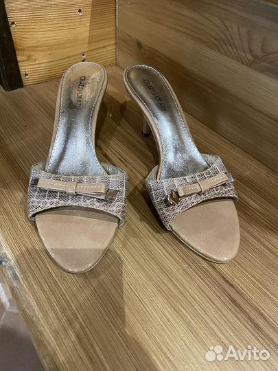 Босоножки без задника