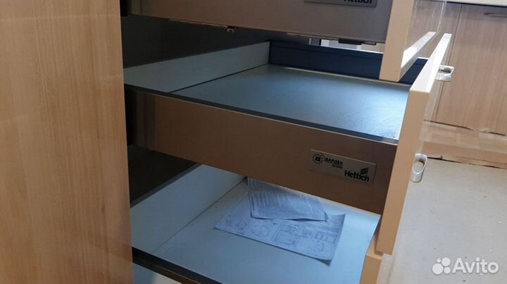 Кухня на заказ без ручек Кухонный гарнитур