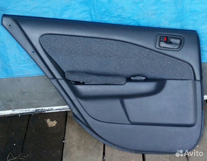 Обшивка дверей-дверная карта кузов ST210