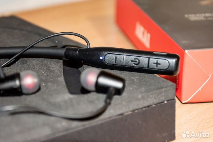 Беспроводные наушники akai HD-204