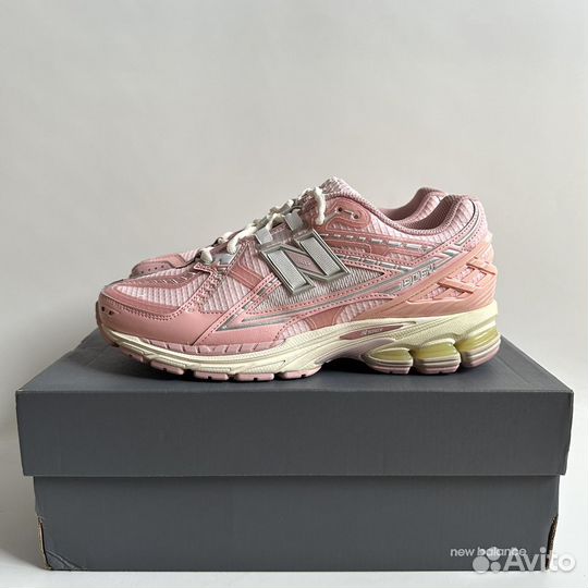 New Balance 1906R Lunar New Year Shell Pink