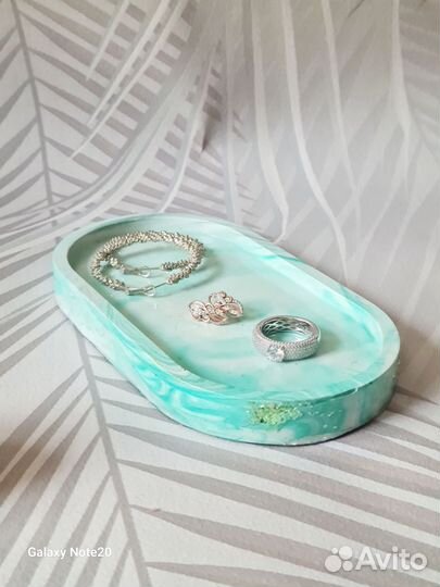 Декоративный поднос из гипса