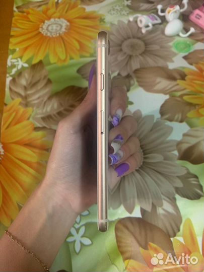 Телефон iPhone 8 64 gb