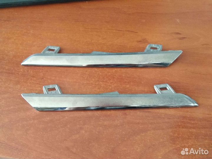 Накладка птф левая Тойота Рав4 са40