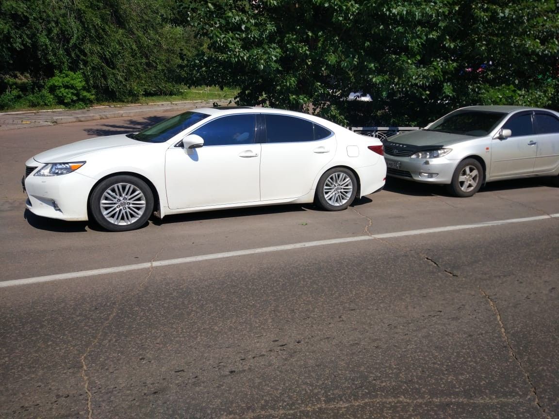 Lexus ES: фото владельца